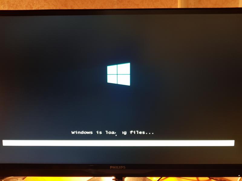 Столкнулся с токой проблемой при установке Windows замирает на этом месте и все