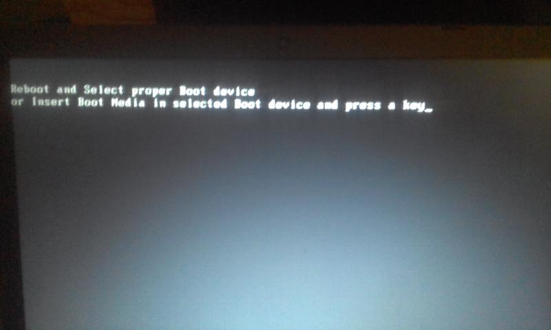 Загружаю новый виндовс с диска через бут меню а тут вот