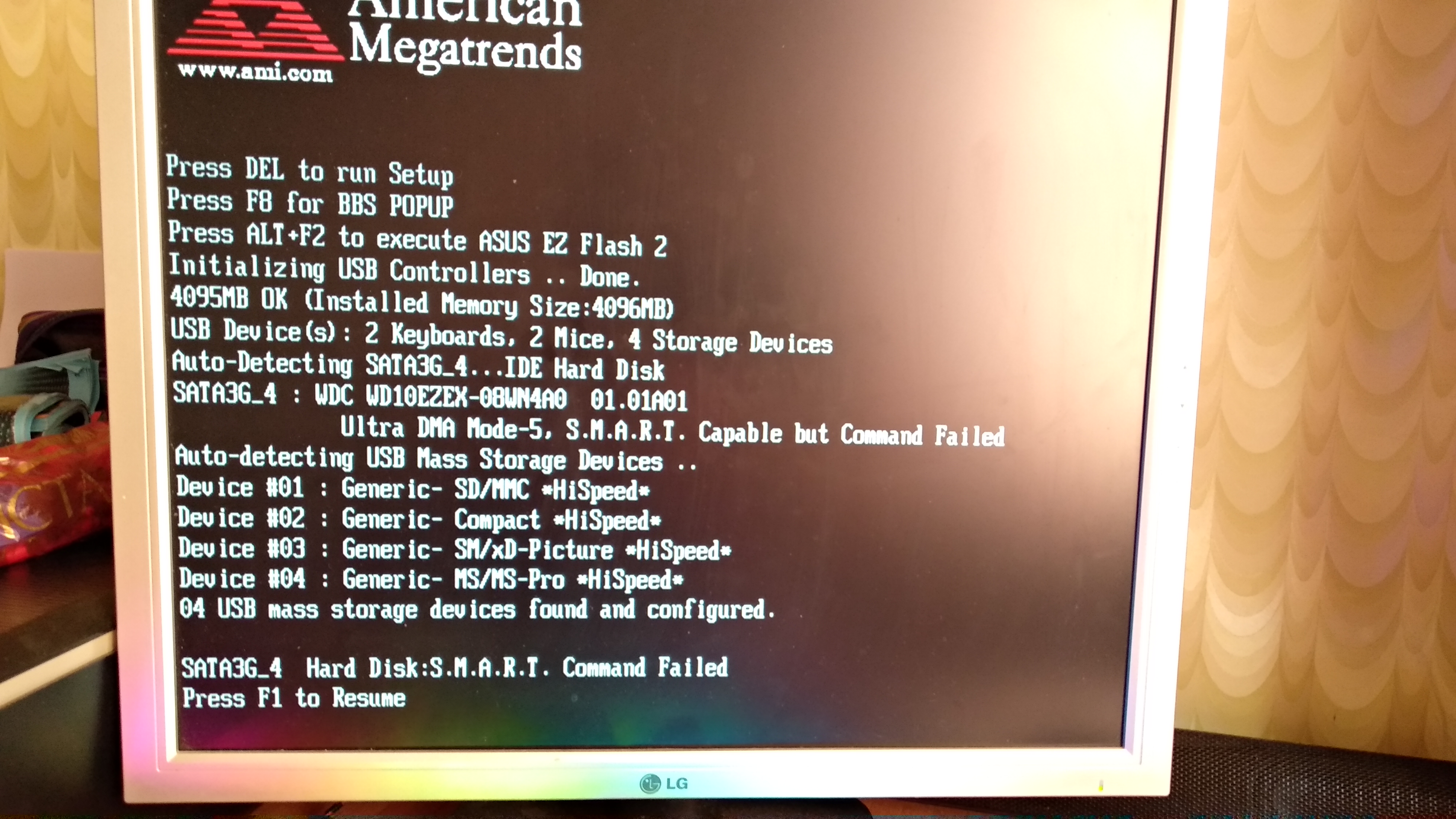 После ошибки в American Megatrends высвечивается чёрный экран и Windows не запускается. Что делать