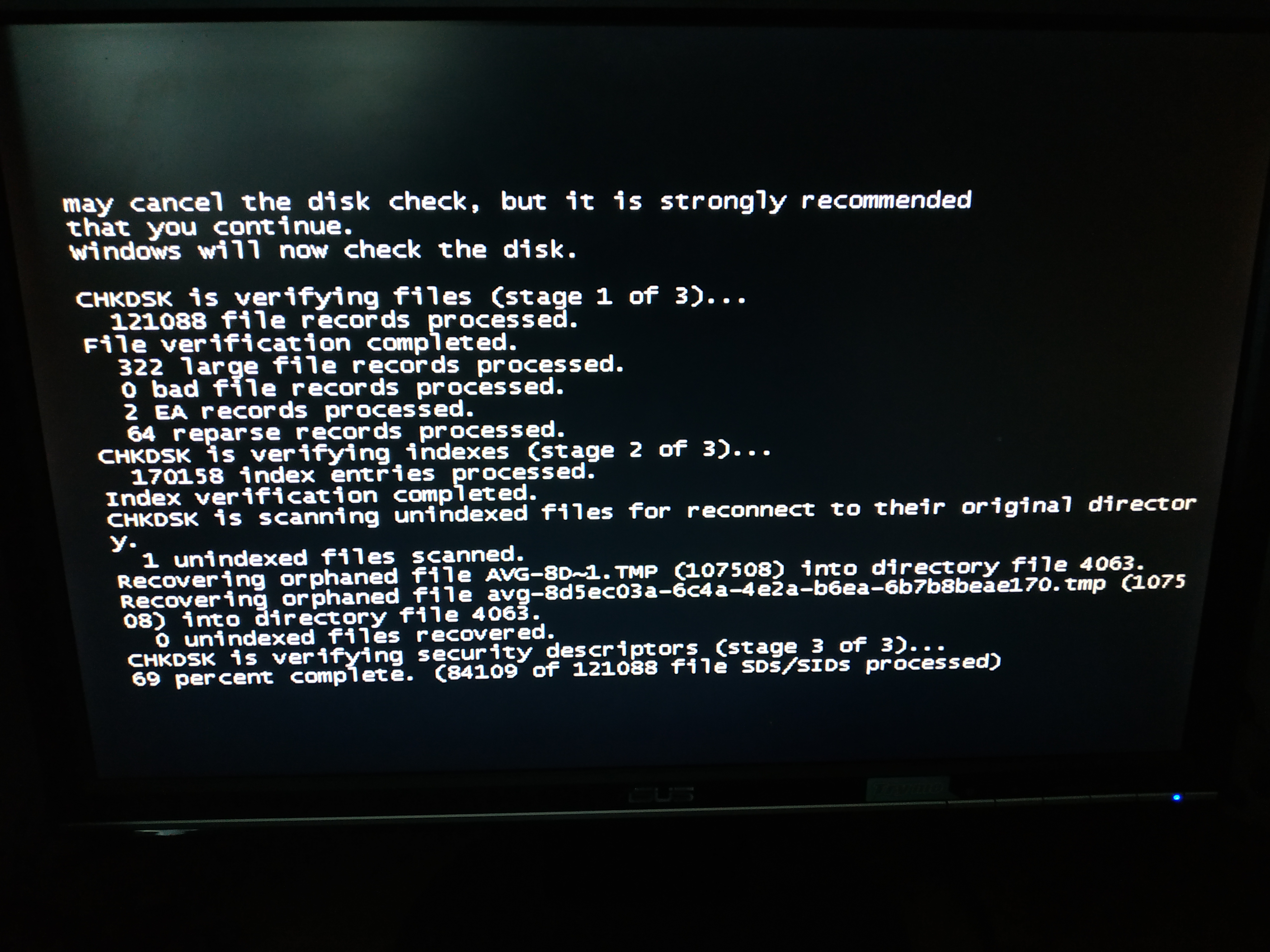 Почему Windows при входе всегда проверяет диск
