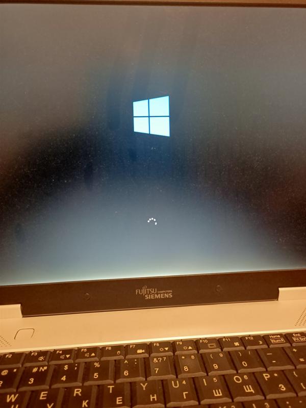 Как в windows 10 зайти в точку восстановления при загрузке а то обновления два дня грузятся и нельзя в Винду зайти