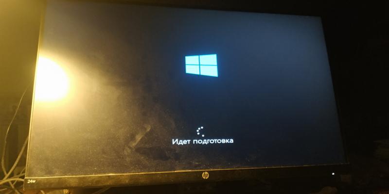 Зависает на 10 минутах. Идет подготовка устройств Windows 10 и зависает. Экран загрузка мир семерых. Установка Windows 10 зависает на логотипе в самом начале.