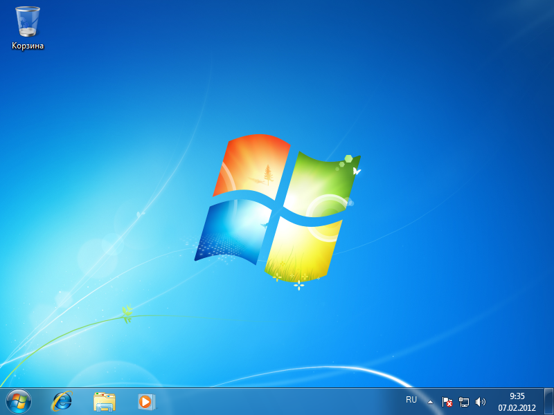 Пропала персонализация в Windows 7, осталась только упрощённая. А именно кнопки, сам пуск, оформление окон. Скрины ниже