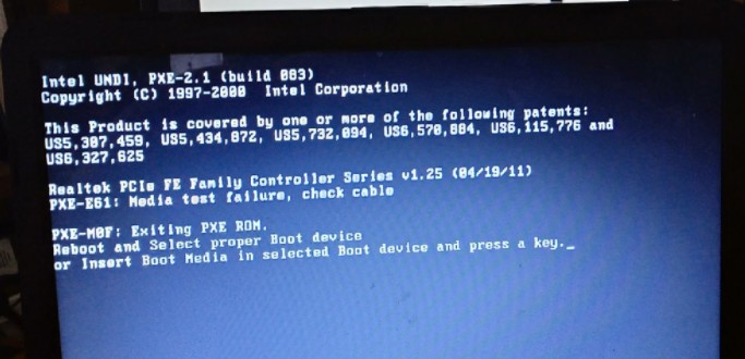 Не получается установить windows на ноутбук, через флешку. Белые точки
