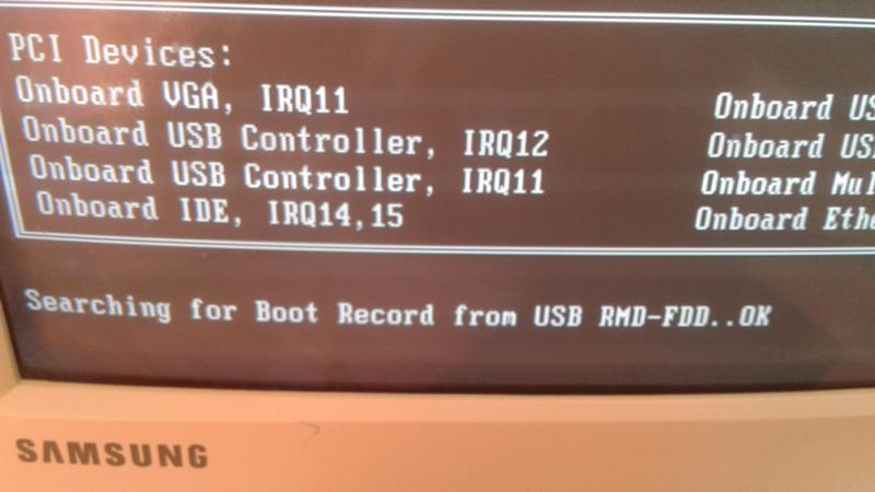 Старая материнка не загружается с флешки