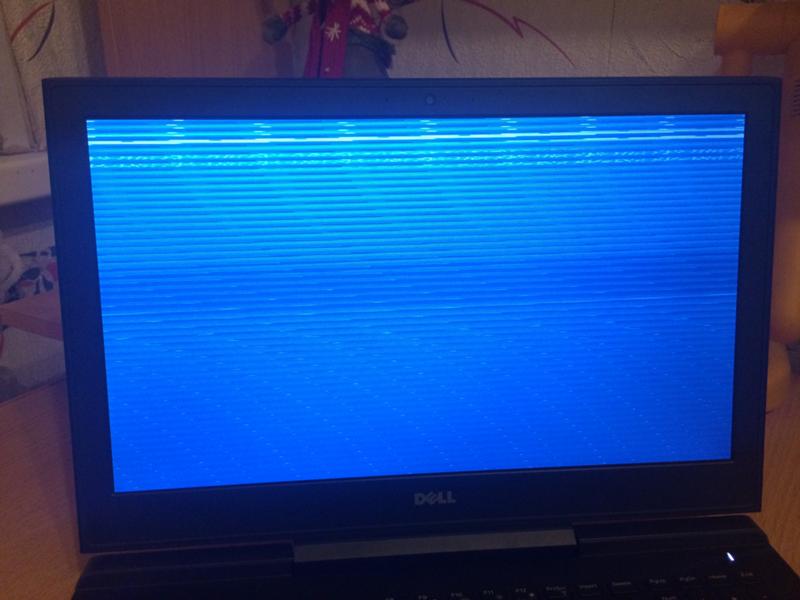 Монитор синий. Синий экран с белыми полосками. При загрузке виндовс появляется белая полоса. Синяя полоса при установке виндовс. Белые полосы на экране монитора виндовс 10.